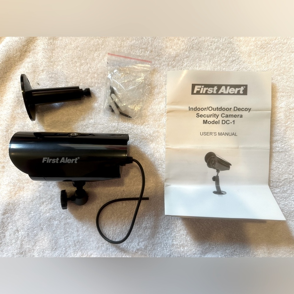 FIRST ALERT DECOY Indoor/Outdoor Security Camera w/hardware & directions